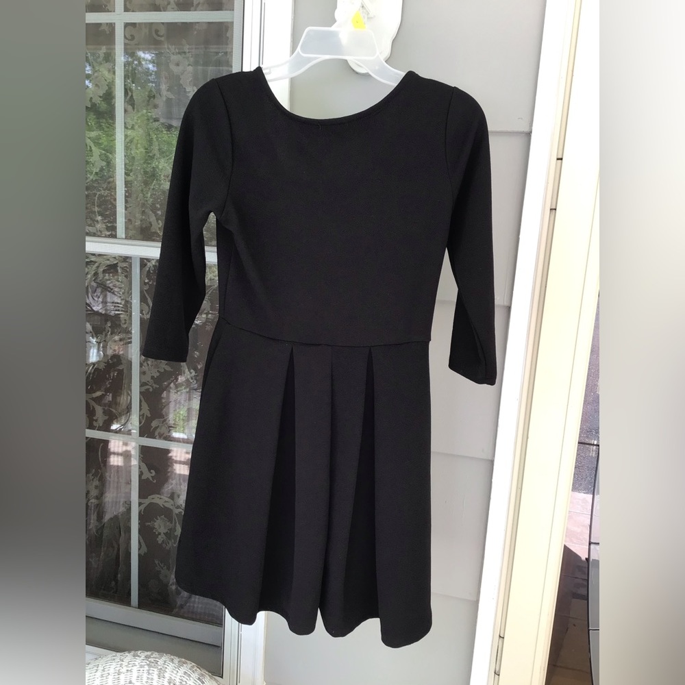 Girls Junior size medium black dress  Rue21 32” long
